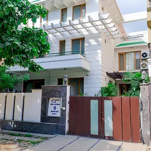 Ahuja Residency Cyber I Guest house Gurgaon